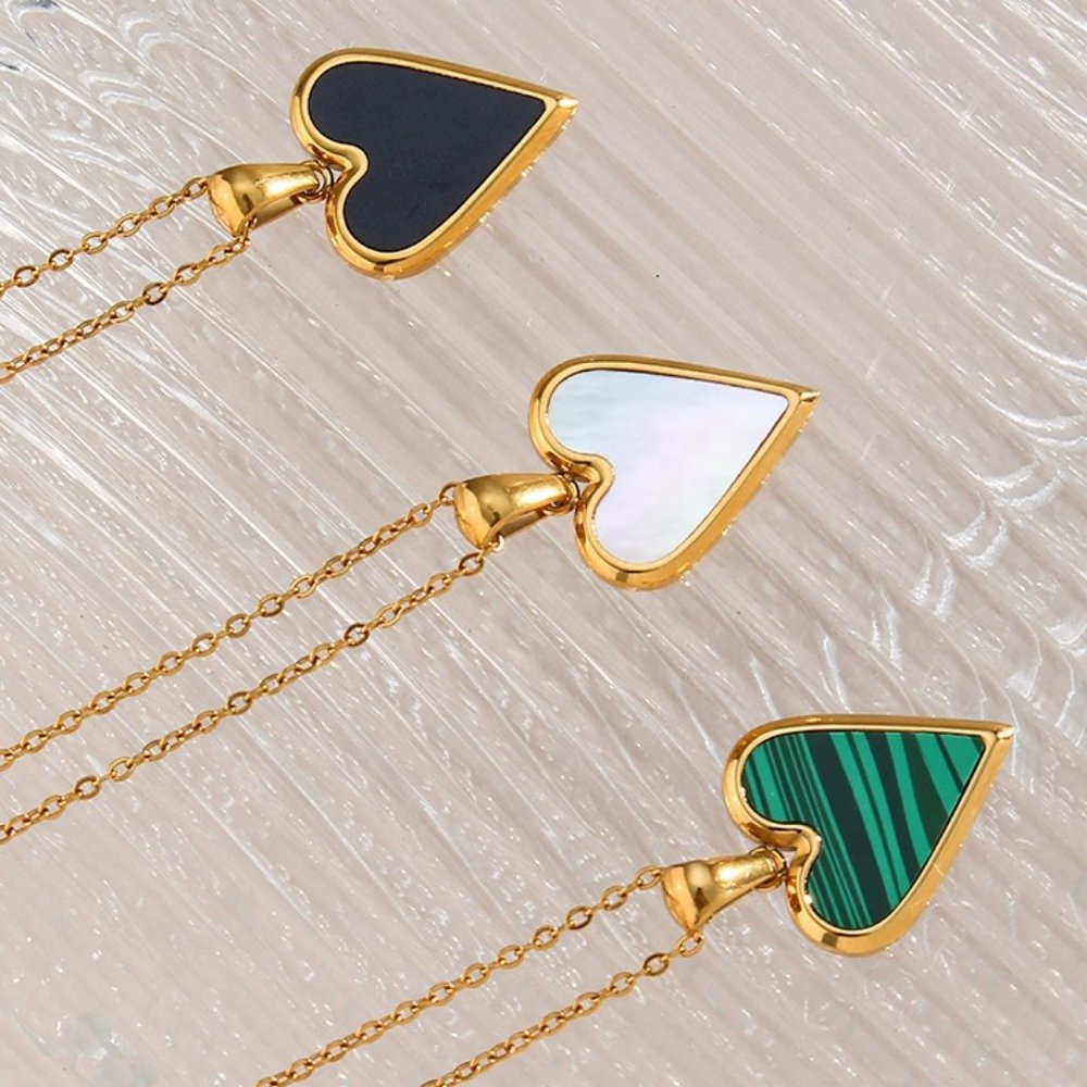 Mother Of Pearl Heart Pendant Necklace 18K Gold Plated Stainless Steel - Picture 5 of 7